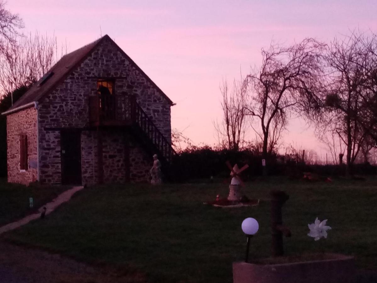 La Petite Boulangerie, Chambre D'Hotes Independante Bed & Breakfast Vaubadon Exterior photo