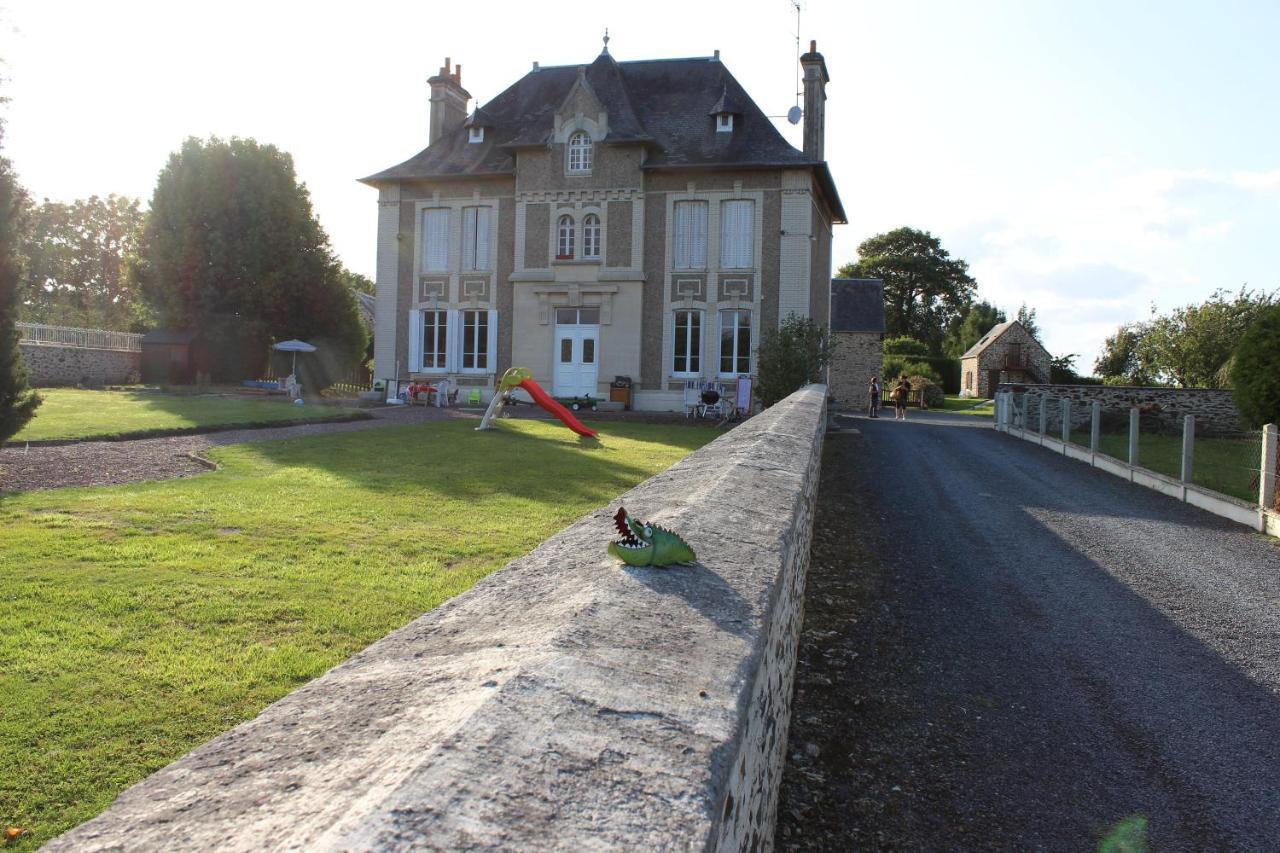 La Petite Boulangerie, Chambre D'Hotes Independante Bed & Breakfast Vaubadon Exterior photo